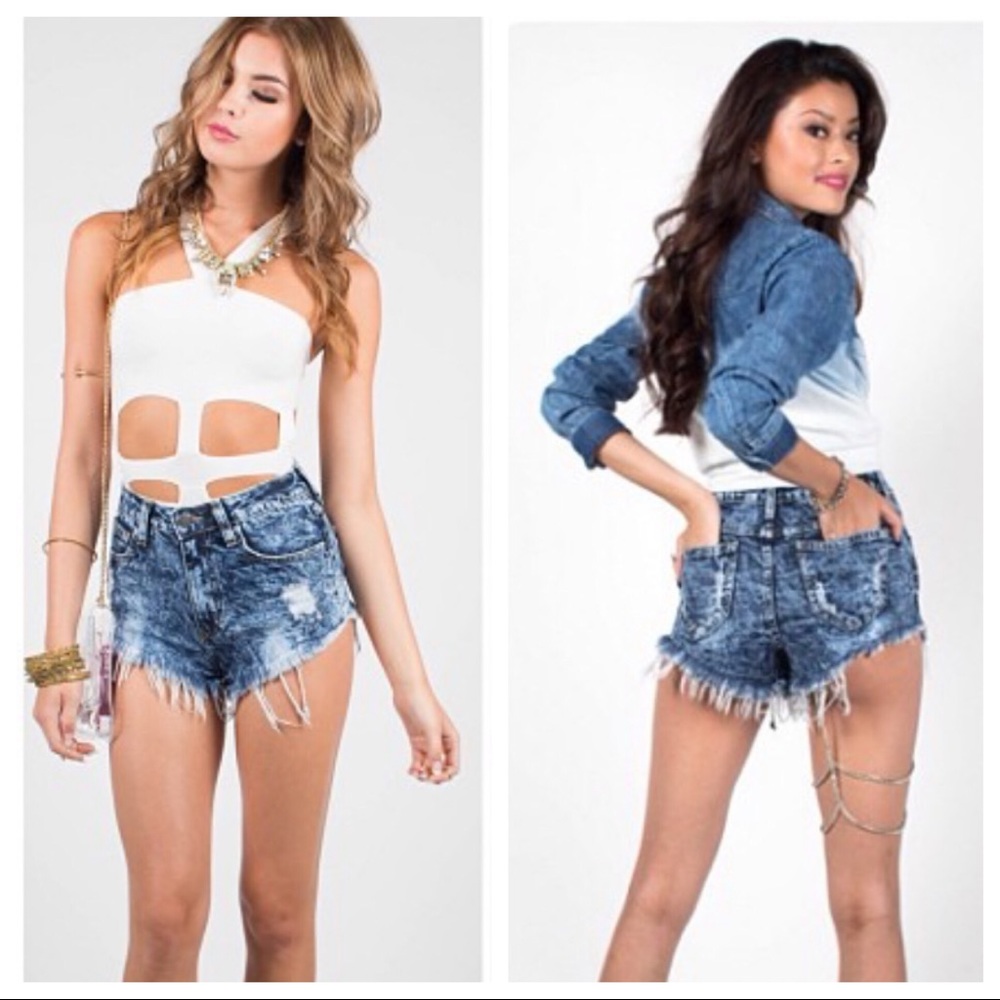 Acid Wash High Waisted Frayed Denim Shorts
